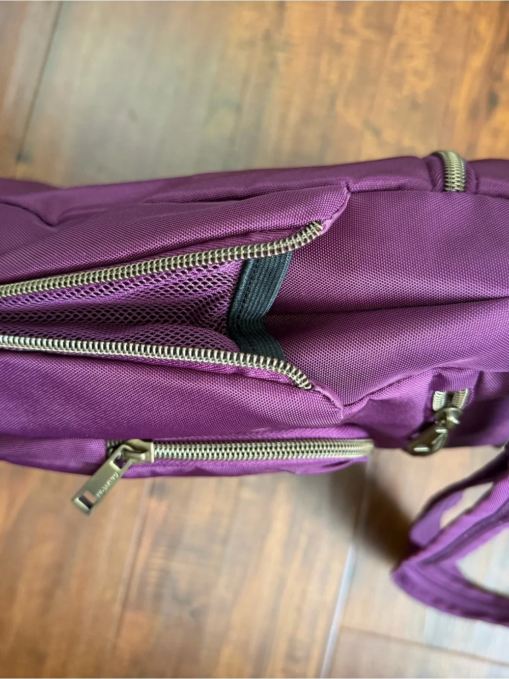 Travelon Stylish Crossbody shoulder Bag with wallet